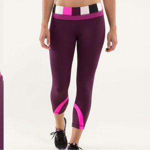 💜💗EUC lululemon💗💜Run Inspire 2 crop size 8. Perfect pristine condition!